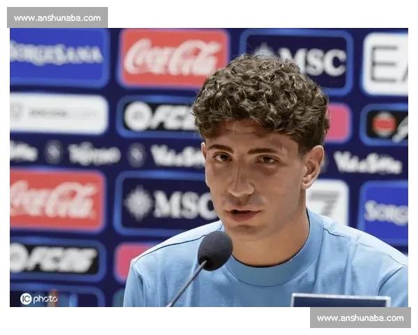 那不勒斯 2500 万 + 500 万锁定诺阿 - 朗，3500 万卢卡签约进入倒计时