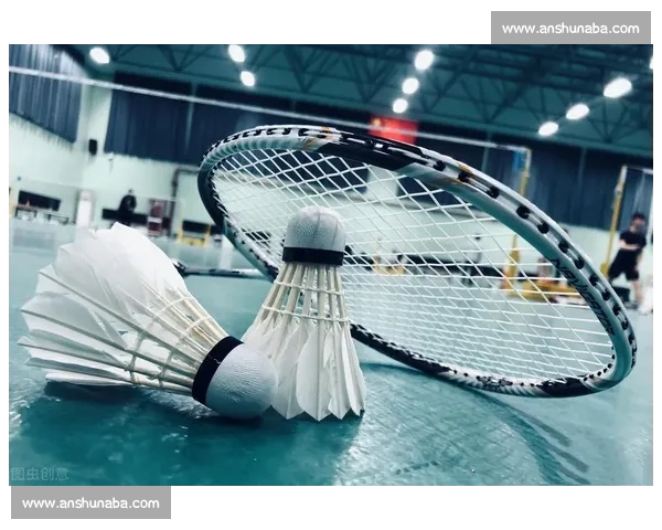 羽毛球击中眼球险致失明！25 岁小伙紧急救治保住视力